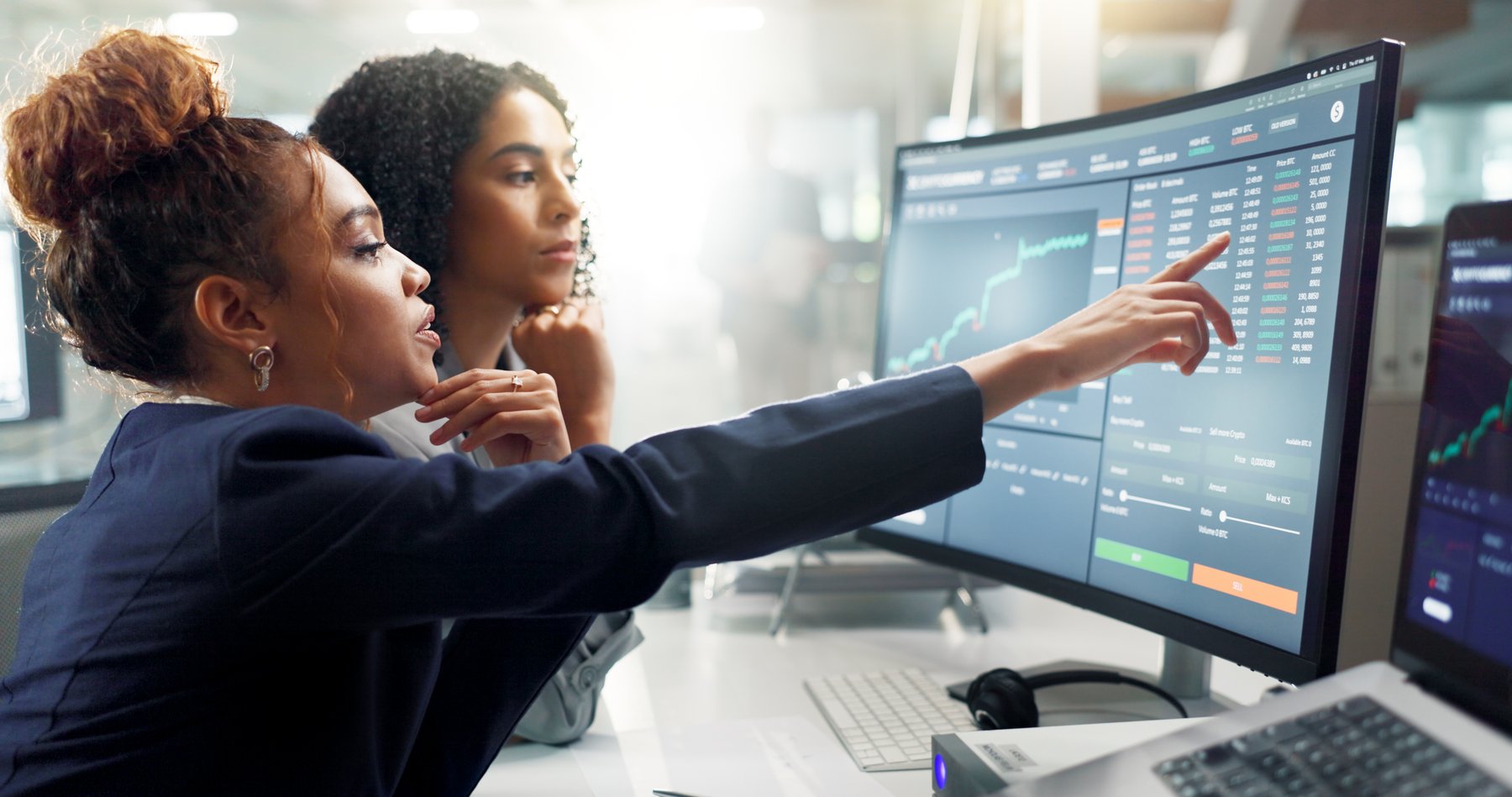 teamwork-statistics-and-business-women-on-compute-2024-06-29-04-12-41-utc